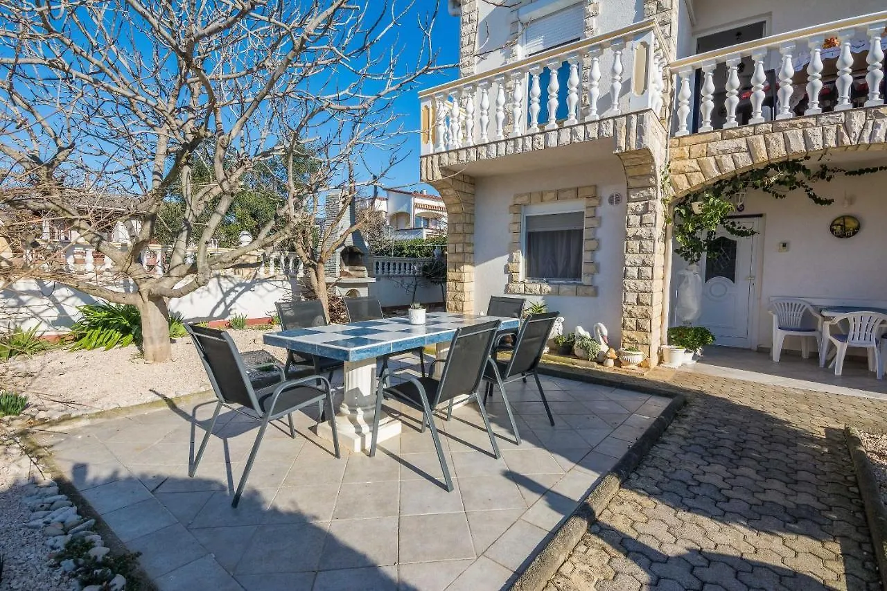 Apartment Kikas Vir