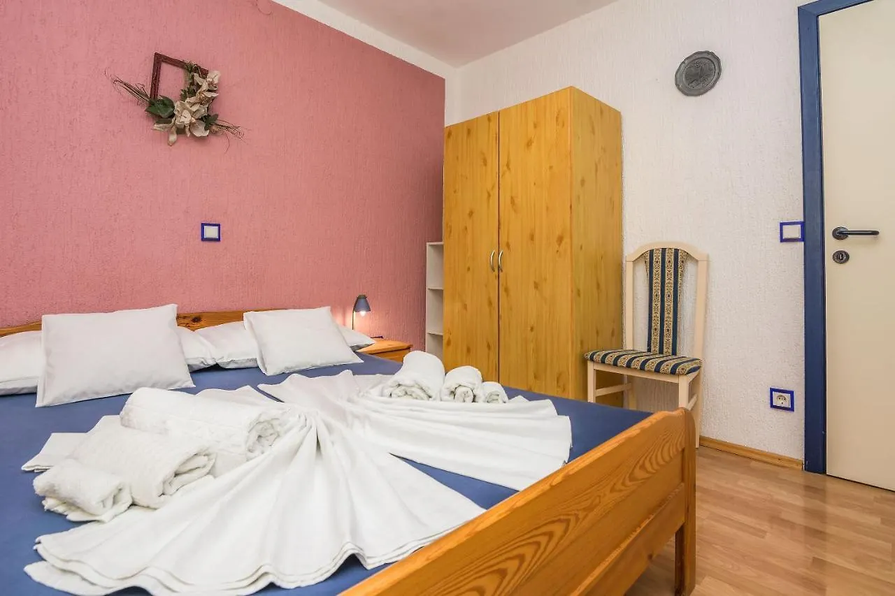 Apartment Kikas Vir Croatia